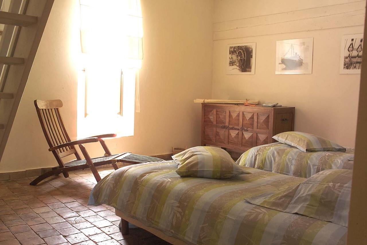 Demeure De Digoine "Chambre D'Hotes" Bourg-Saint-Andéol Exterior foto