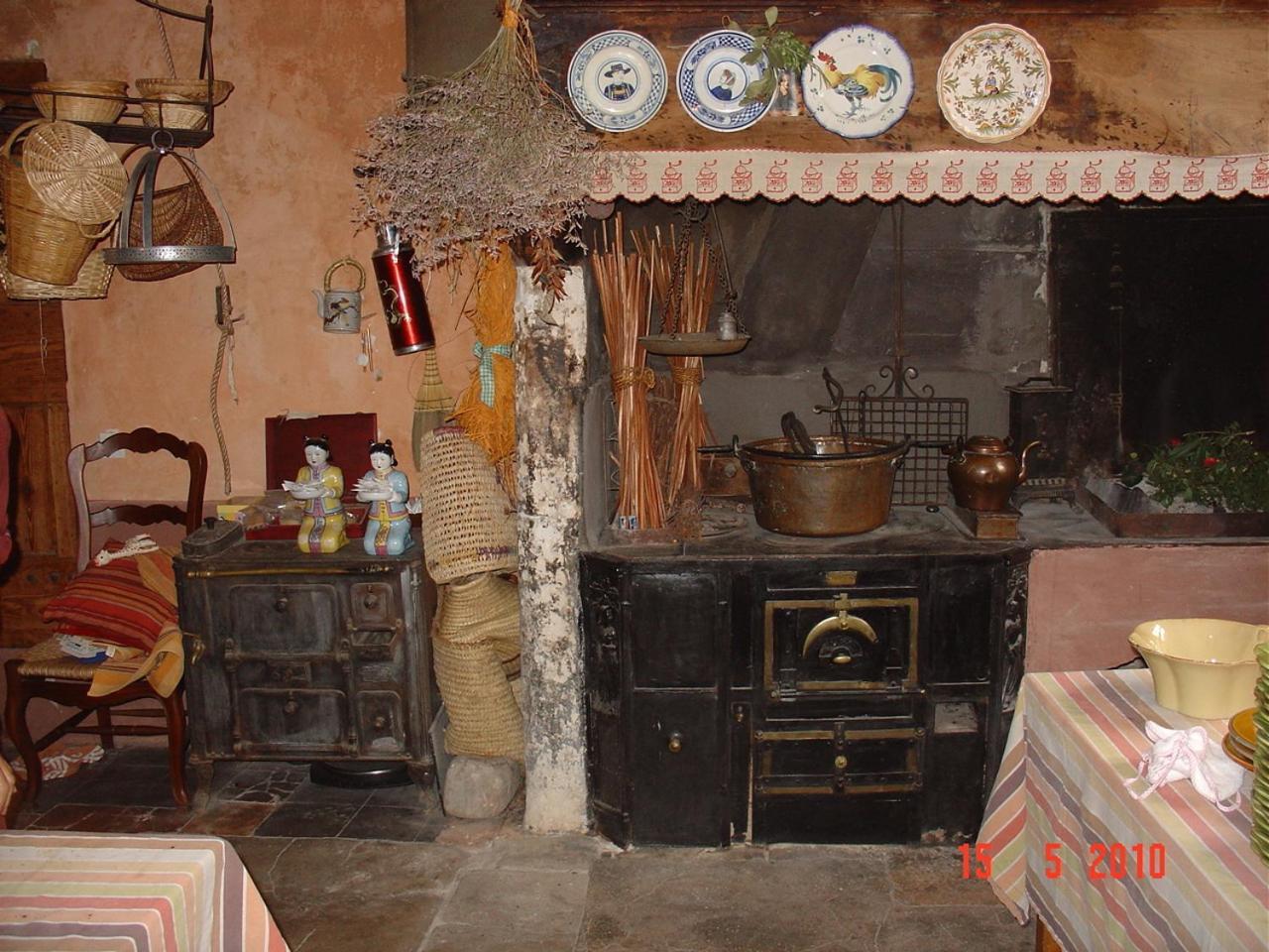 Demeure De Digoine "Chambre D'Hotes" Bourg-Saint-Andéol Exterior foto
